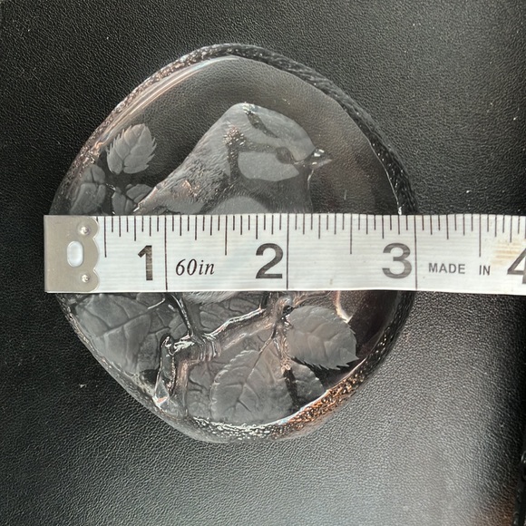 Mats Jonasson Swedish Art Glass Bird Paperweight - Picture 6 of 7